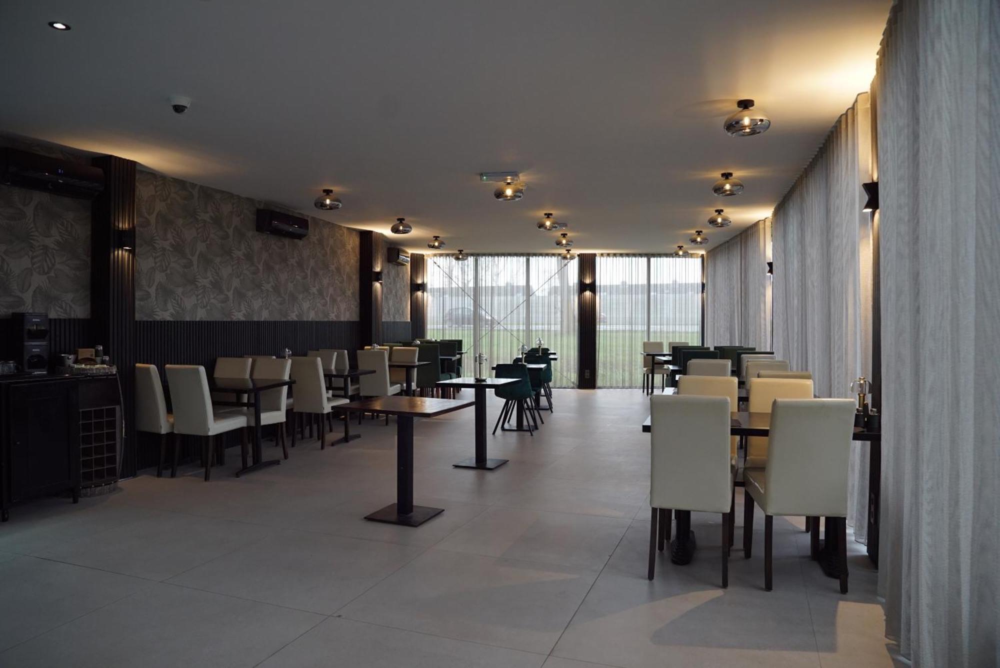Ma Airport Hotel 霍夫多普 外观 照片