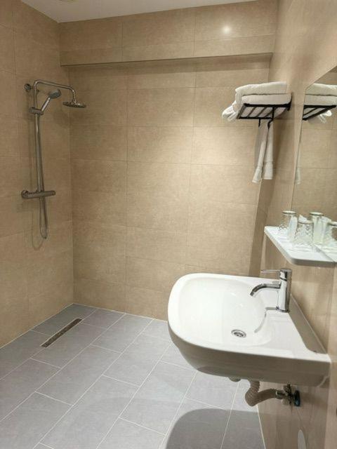 Ma Airport Hotel 霍夫多普 外观 照片